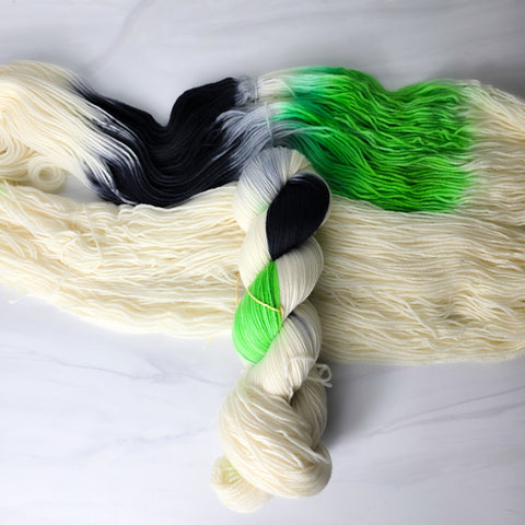 Aromantic Table for one AP Style - assigned pooling variegated yarn -white yarn with a pop of green grey black  - LGBTQIA gay pride