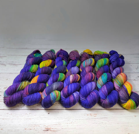 Lalotai - Hand dyed yarn - SW Merino 100g - Choose your base - knitting crocheting weaving quick knit - black purple magenta yellow green