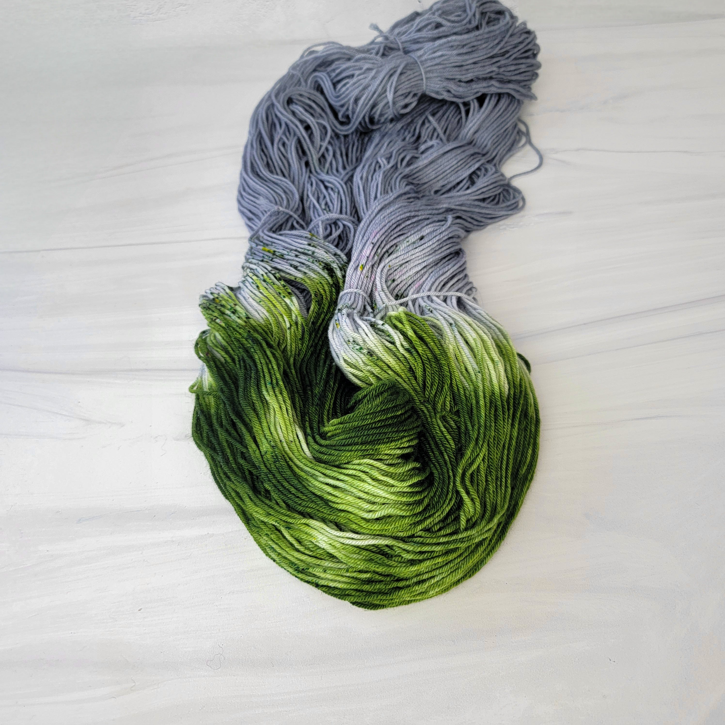 Mixed-Up Monday: Grass Green  Hand dyed sock yarn, Dyeing tutorials, Diy  dye
