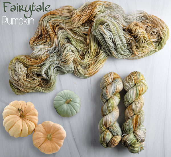 Fairytale pumpkin - Hand dyed yarn, Fingering Weight, Halloween yarn - pastel brown caramel green with speckles